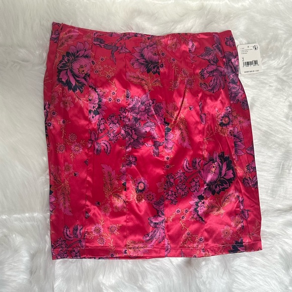 ✨NWT✨ Free People Avas Print Miniskirt - Picture 3 of 6